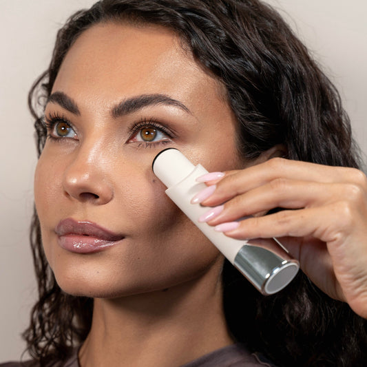 Blyss Lila – Photon Eye Revitalizer And Skin Tightener